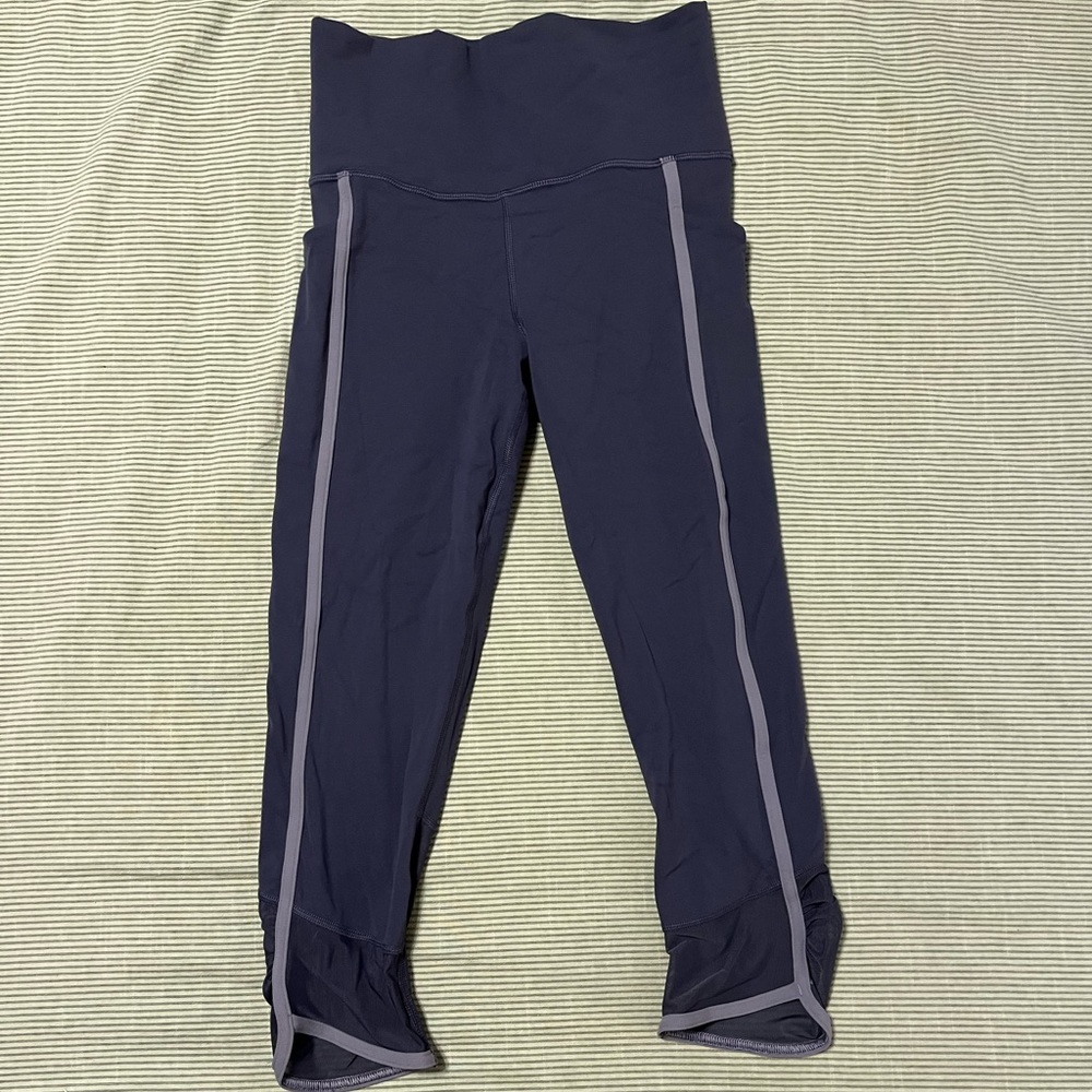Athleta Salutation Stash II Capri Size Small Purple